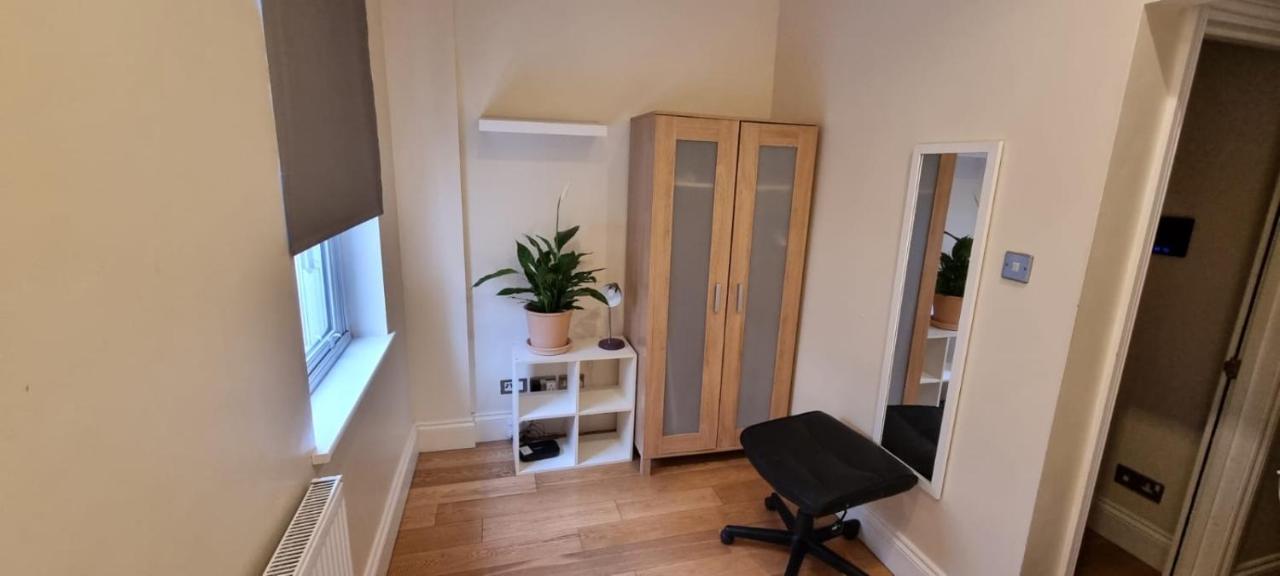 Sootheus - Soho71 Apartment London Bagian luar foto